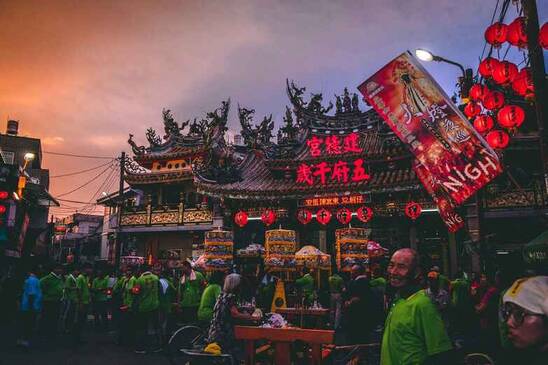 探寻福建土楼旅游胜地，感受传统文化之美！