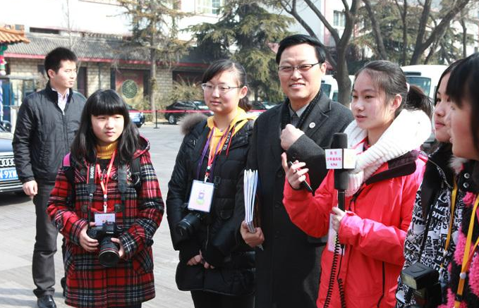 快讯：市人大常委会诊脉昆明旅游&#32;努力将昆明从旅游中转站变为目的地